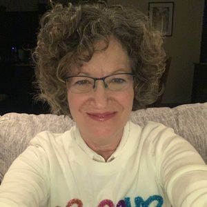 Meet your Posher, Elaine